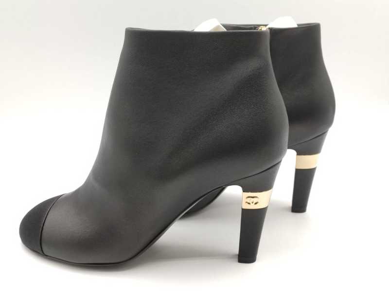 シャネル買取　ショートブーツ